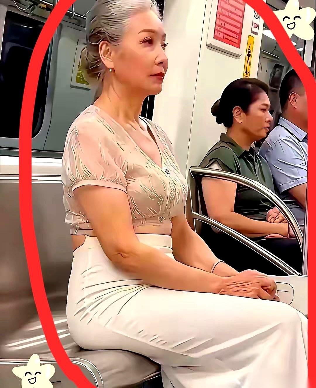 地铁猛地一晃，我下意识抓住扶手，视线扫过对面，就那么一下，钉在了一个女人的腰上。