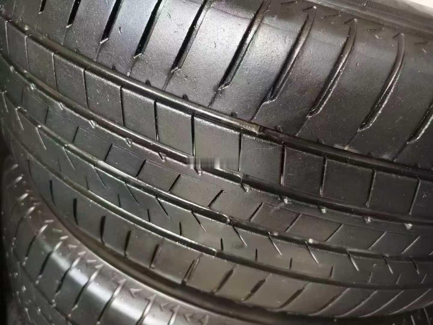 普利司通  4️⃣条 ——235.55.18胎纹85新，年份23年， 现货 
