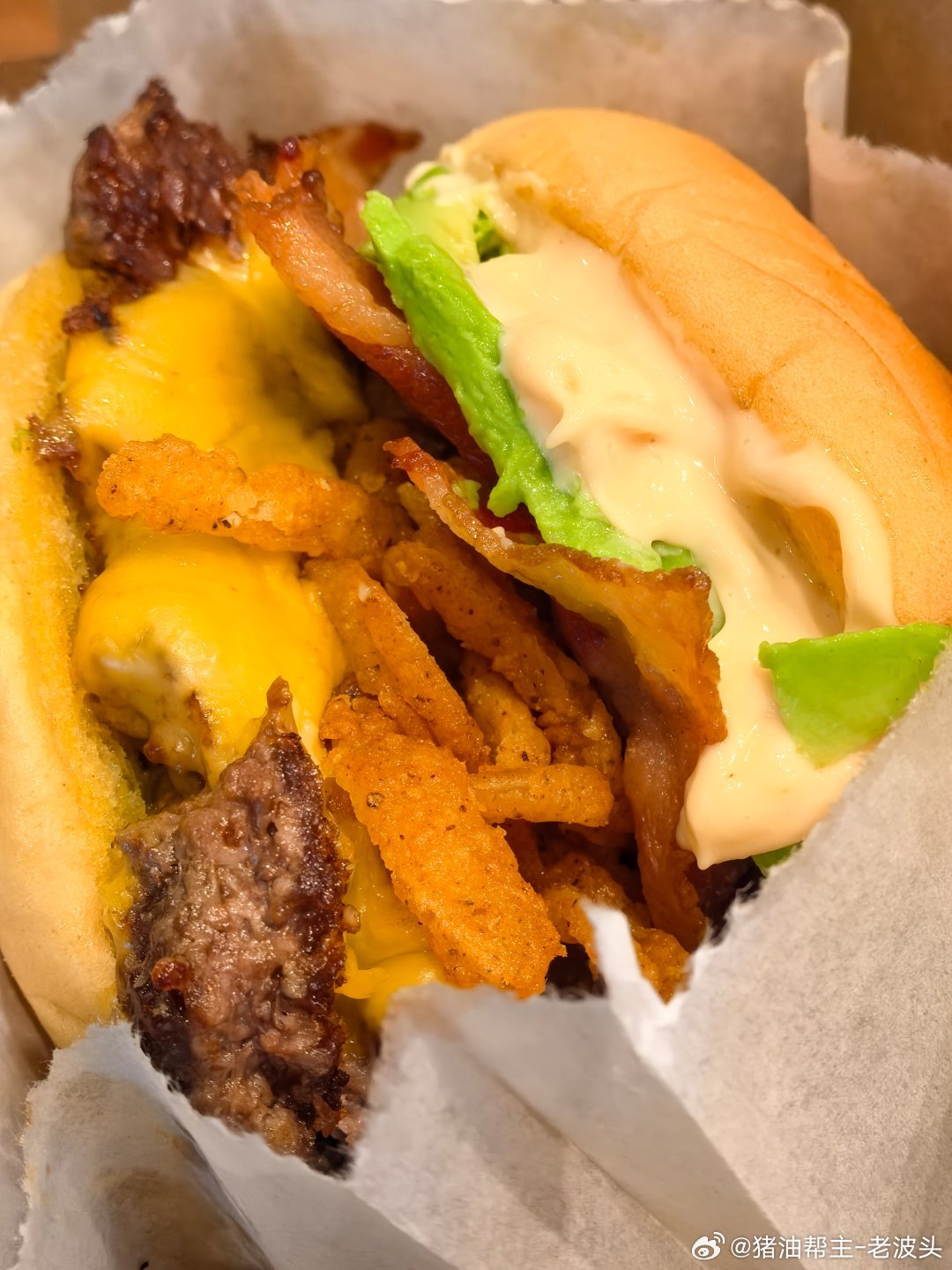 用人生第一顿“SHAKE SHACK”，放自己一马，放大家一马。有道是，清晨六点