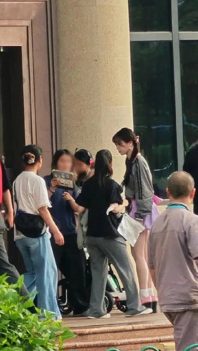 原来虞书欣这么高的吗？