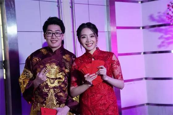 管泽元: 为了家庭幸福，自己从来不跟余霜双排打游戏[捂脸][捂脸][捂脸]


