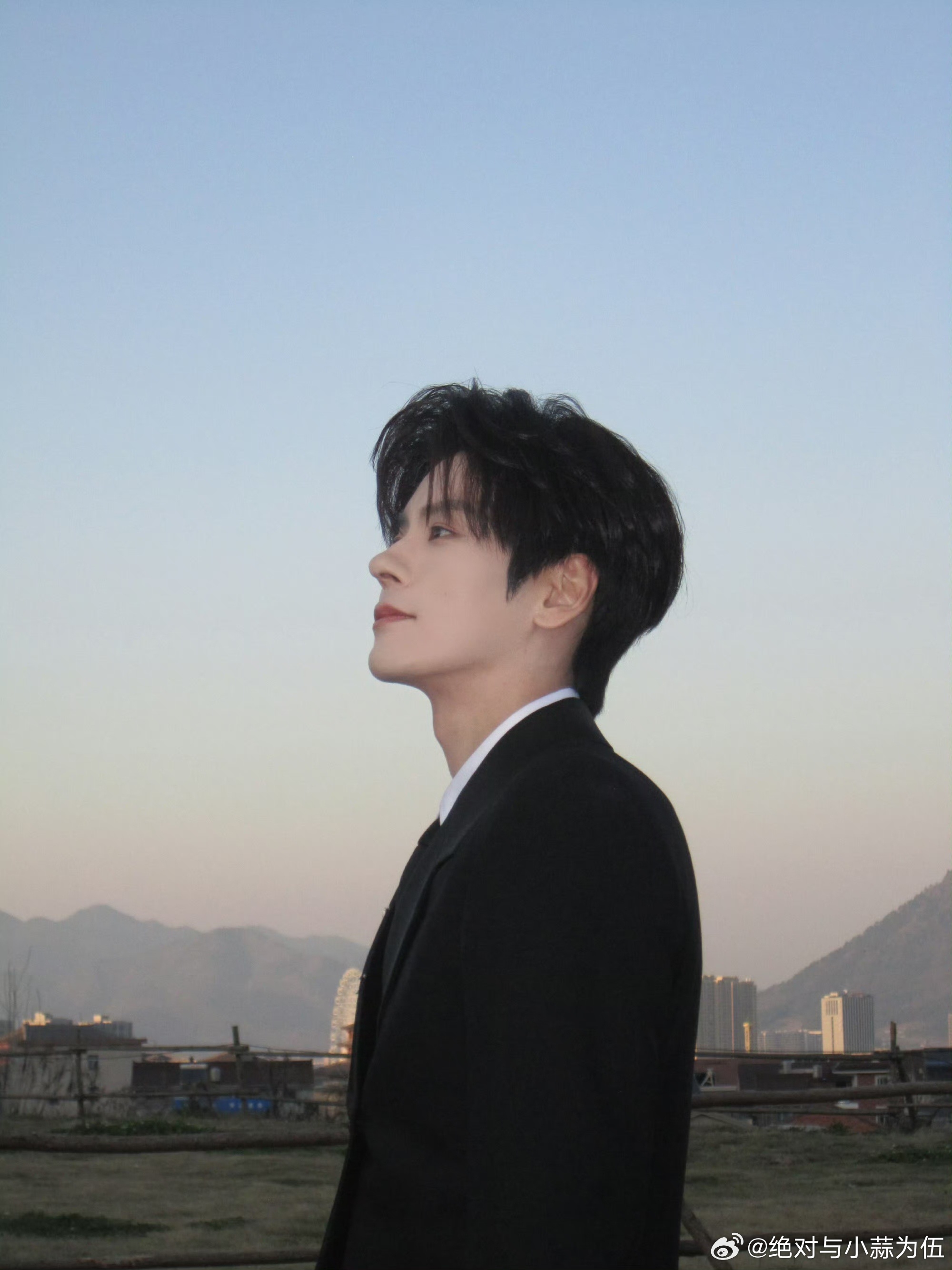 魏哲鸣新剧成crush的暗恋文男主你是迟来的欢喜 没想到自己竟是对方暗恋十年的男