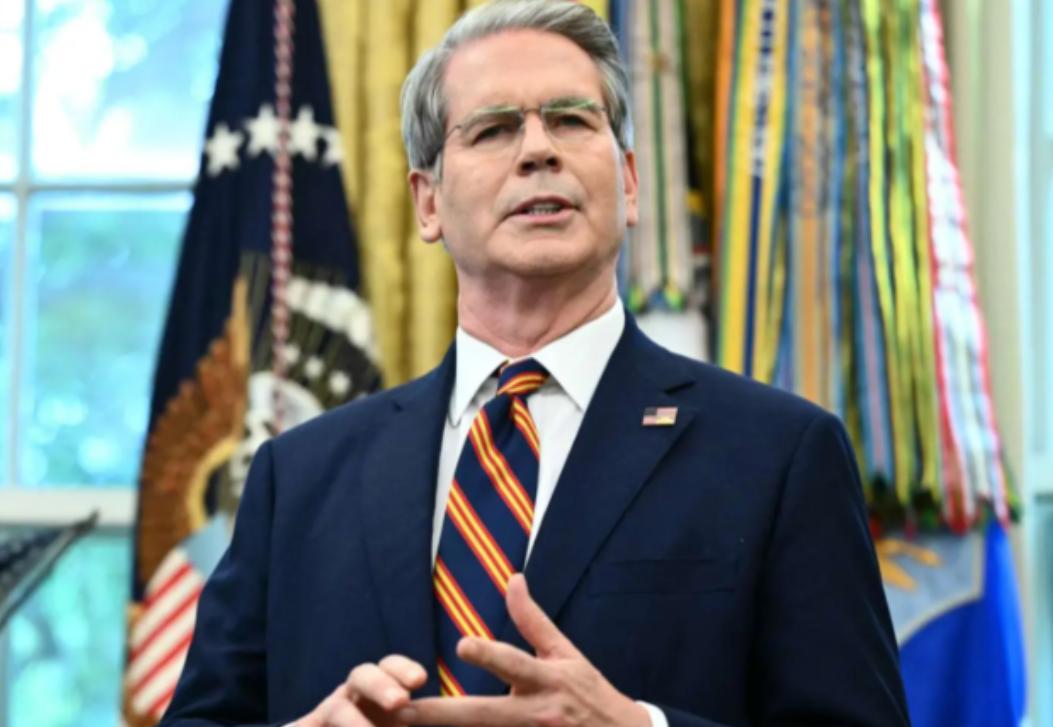 美国财长摊牌了！
贝森特明确表示，决不允许中国出现“数字丝绸之路”，绝不能让中国