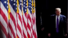 就在刚刚，特朗普宣布一个前所未有重大决定。
 
美国总统特朗普今天（美国时间12