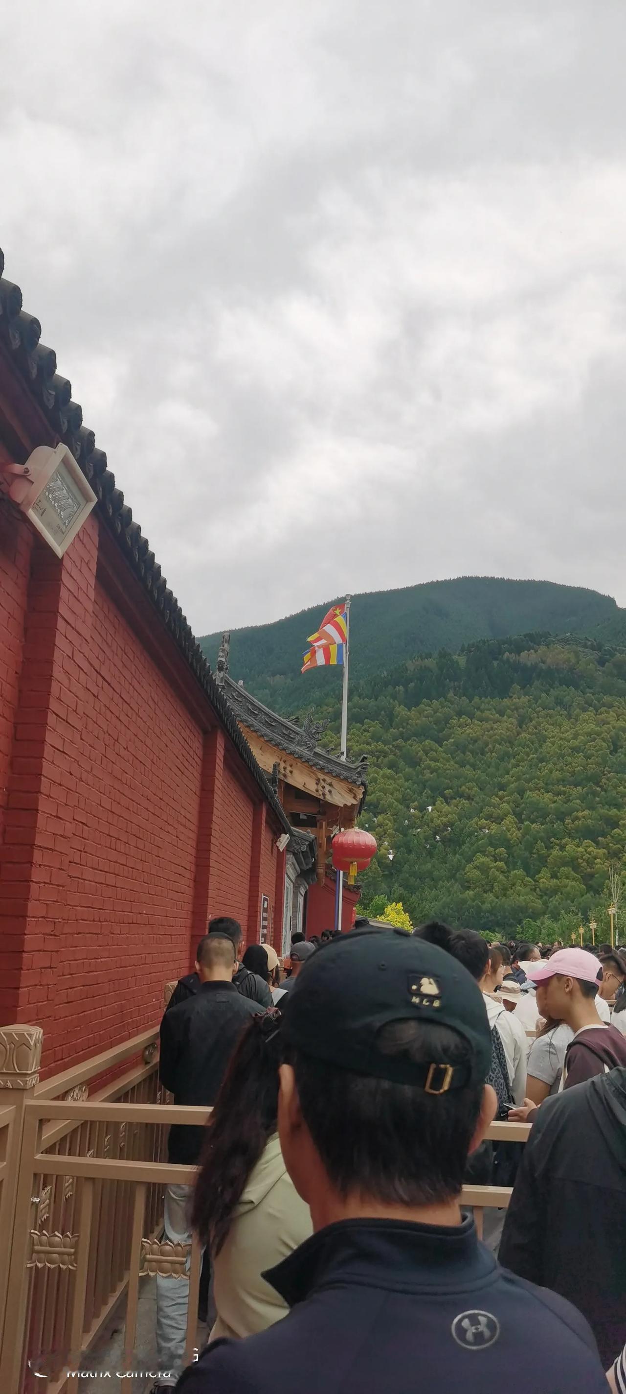 五爷庙门口悬挂的旗子是什么意思？有知道的吗？
