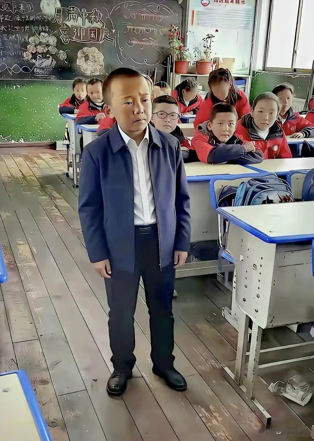 诚邀下联
街宽巷窄
年少范足
