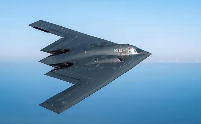 有个美籍华人最近大放厥词，说美国敲打了伊朗，中国就被吓破了胆，彻底失去了抗衡的信