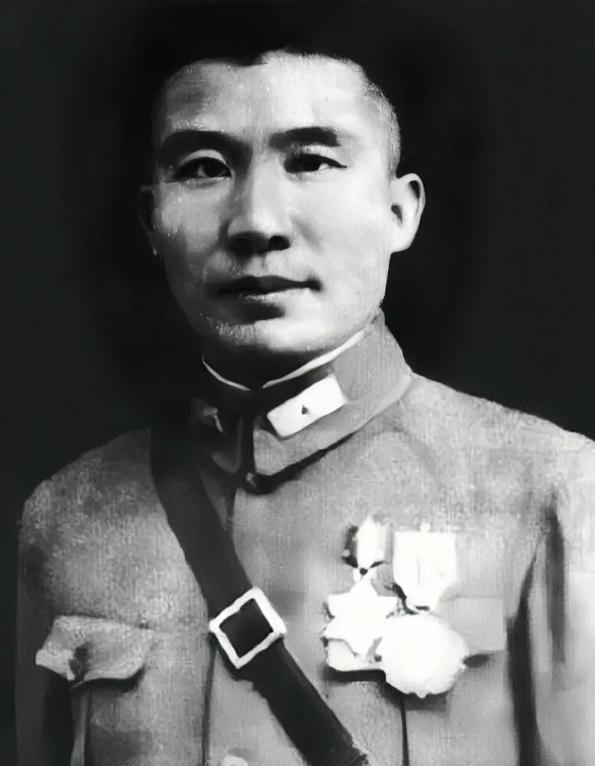 1948年，王耀武被抓后，被带到了陈毅面前。沉默片刻后，陈毅突然抛出一个问题："