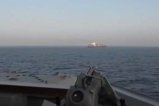 美伊以冲突幂谈天下国际局势 美军驱逐舰在霍尔木兹海峡向伊朗船只开火波斯湾局势因伊