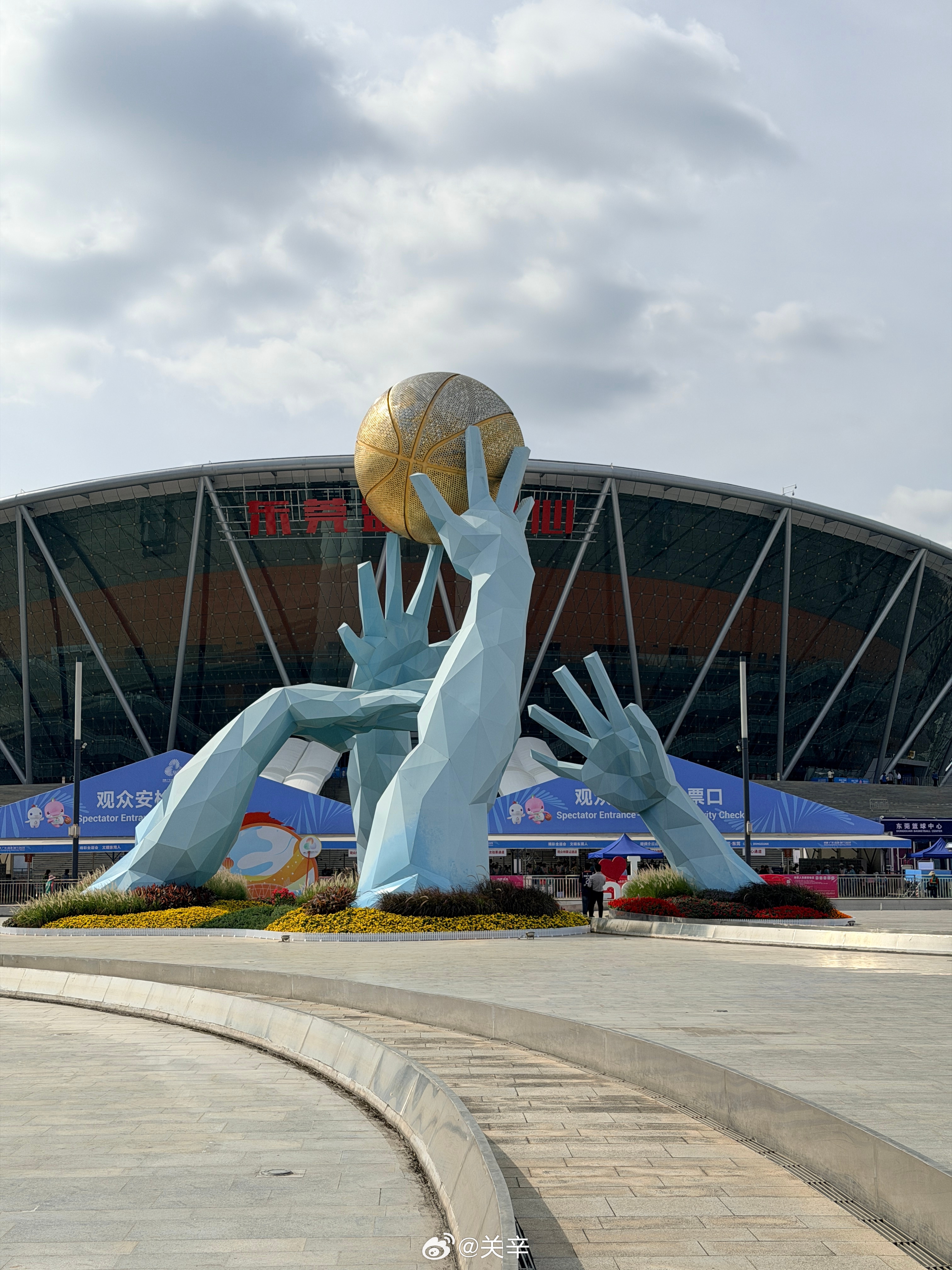 今天在这里，先给番薯头加个油[偷笑]  ​​​