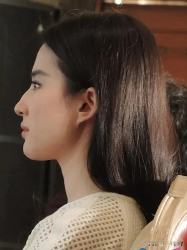 看这侧颜，有多美！