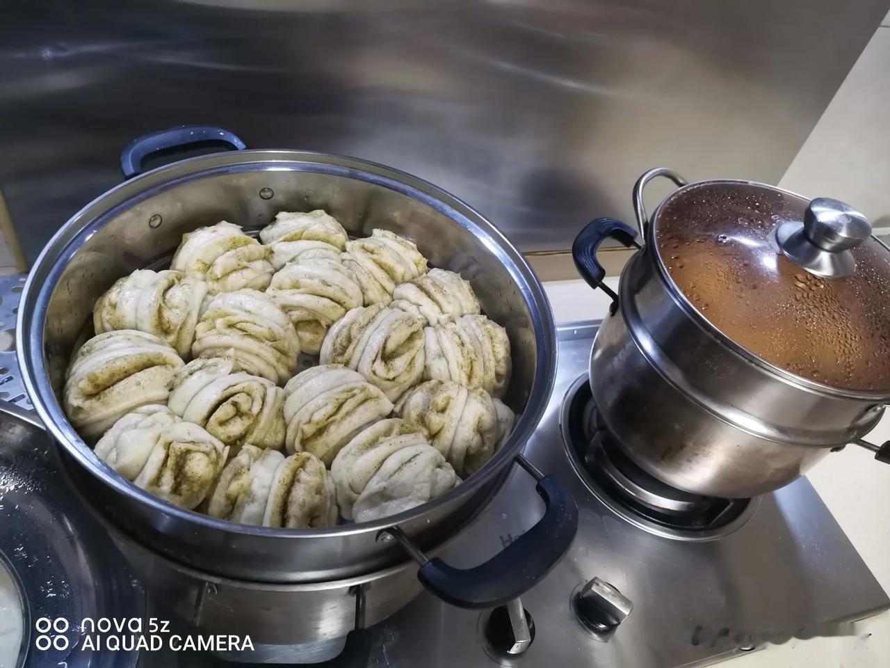 太好吃了，我蒸的花卷，加的西北的香豆粉，有种特有的香味，但又不是很浓，太成功了！