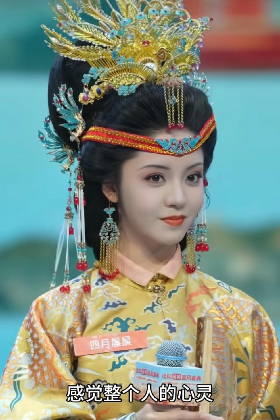 看了汉服之后再看到这些擦边视频，搔首弄姿简直看不下去，只是满足这种最低级的兽欲