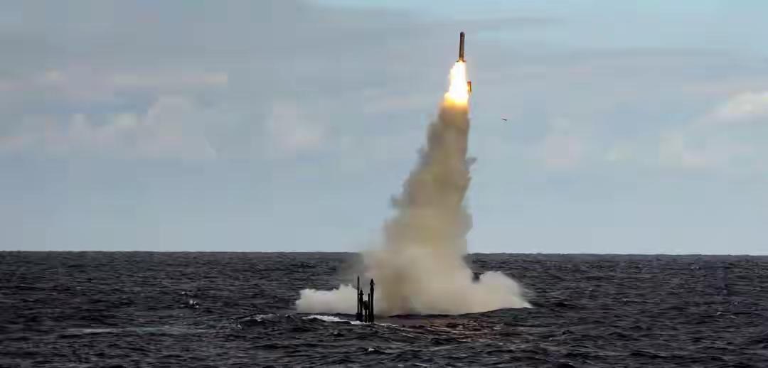 ，刚刚，中东局势迎来惊天变局！伊朗官方正式宣布：战略转向，从防御转为全面进攻！更