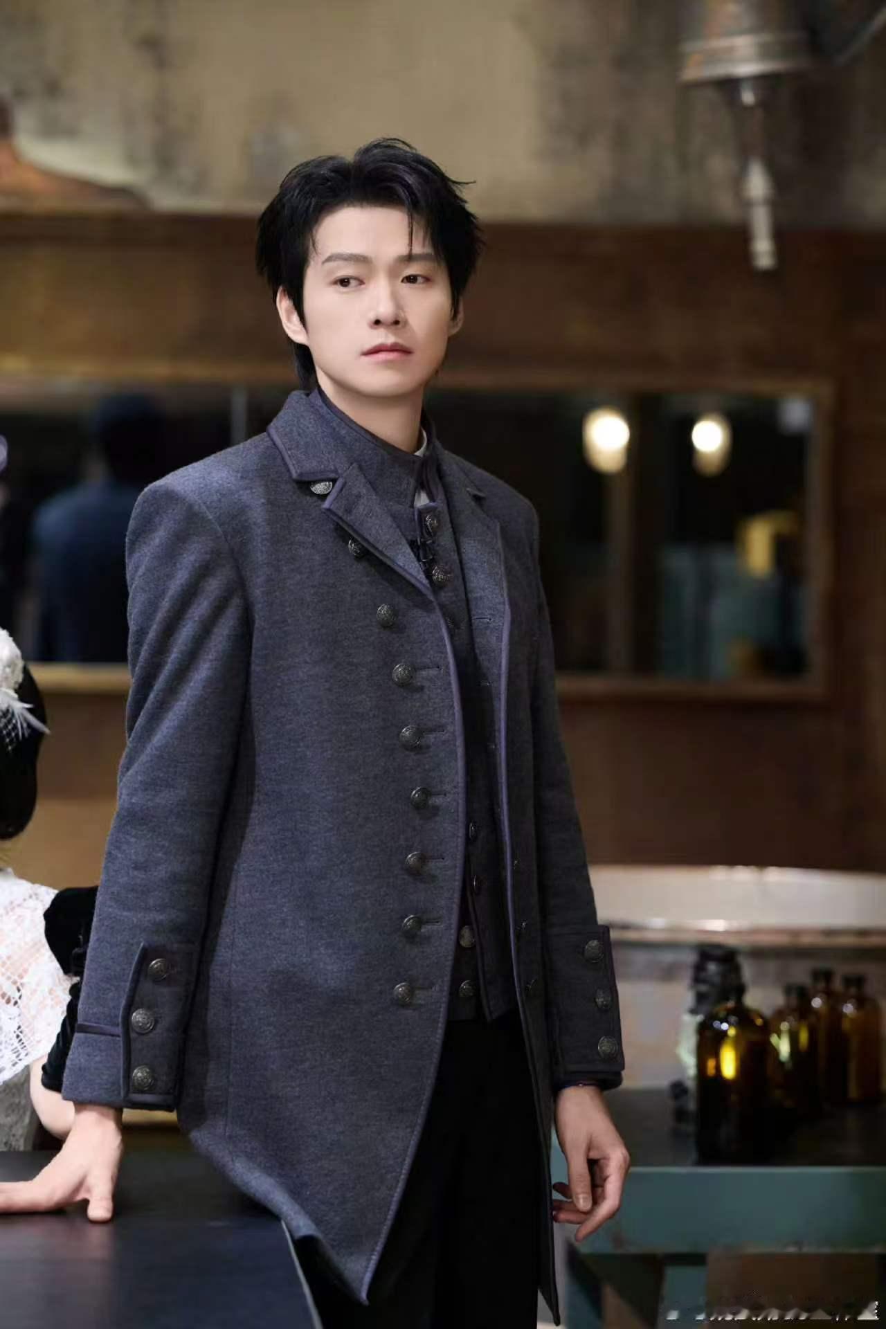 魏大勋身份成谜魏大勋暗藏玄机魏大勋悬案背后暗藏玄机，不错不错，