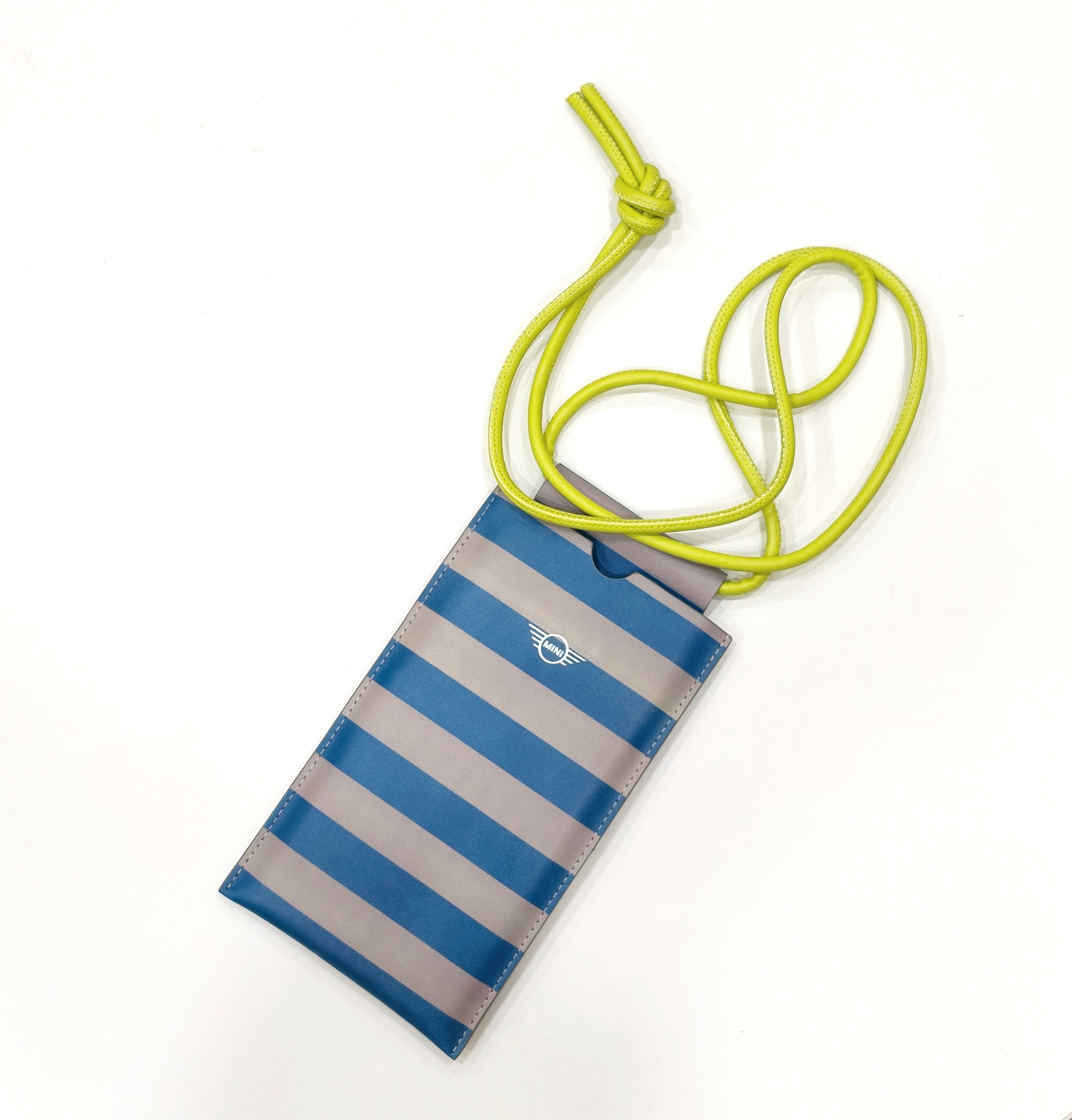 30天模型连送挑战 第141期今天【抽奖】送出的是：MINI 手机包评论区聊聊：