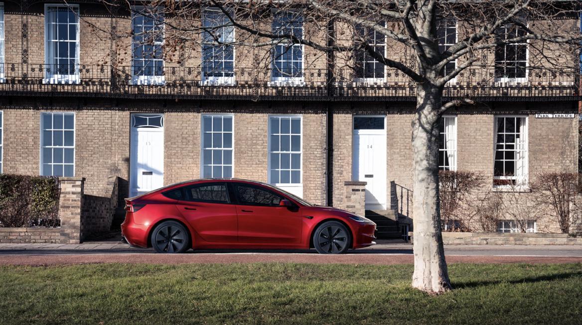 Model 3有可能推Plaid版
特斯拉车辆工程副总裁Lars Moravy在