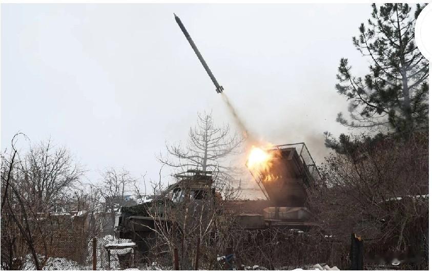 重磅！俄军扫清普里多罗日诺耶乌军据点，兵锋直指扎波罗热，乌防线漏洞百出全线溃逃