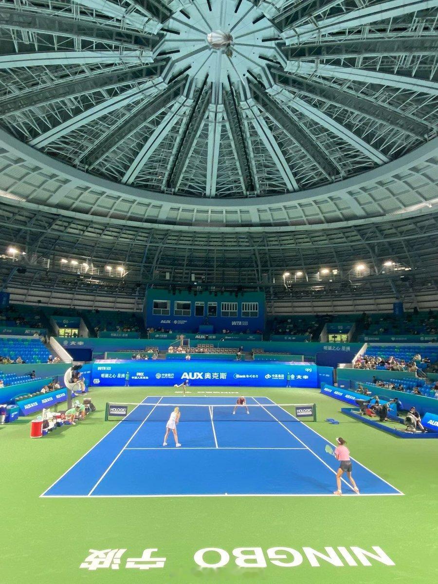 总觉得宁波的顶棚还是帮了莱巴金娜的，自从开始关顶棚之后，莱巴金娜的状态就疯了~~