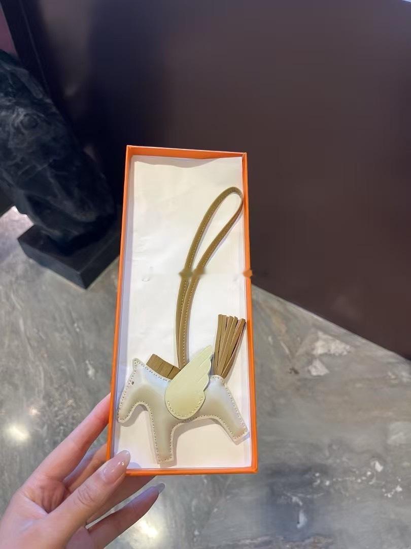 属于夏天的小马🐎小飞马 