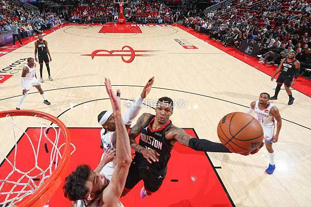 本赛季开季至今，史密斯在前38场比赛中总共出场37次，场均出场时间达到了34.6