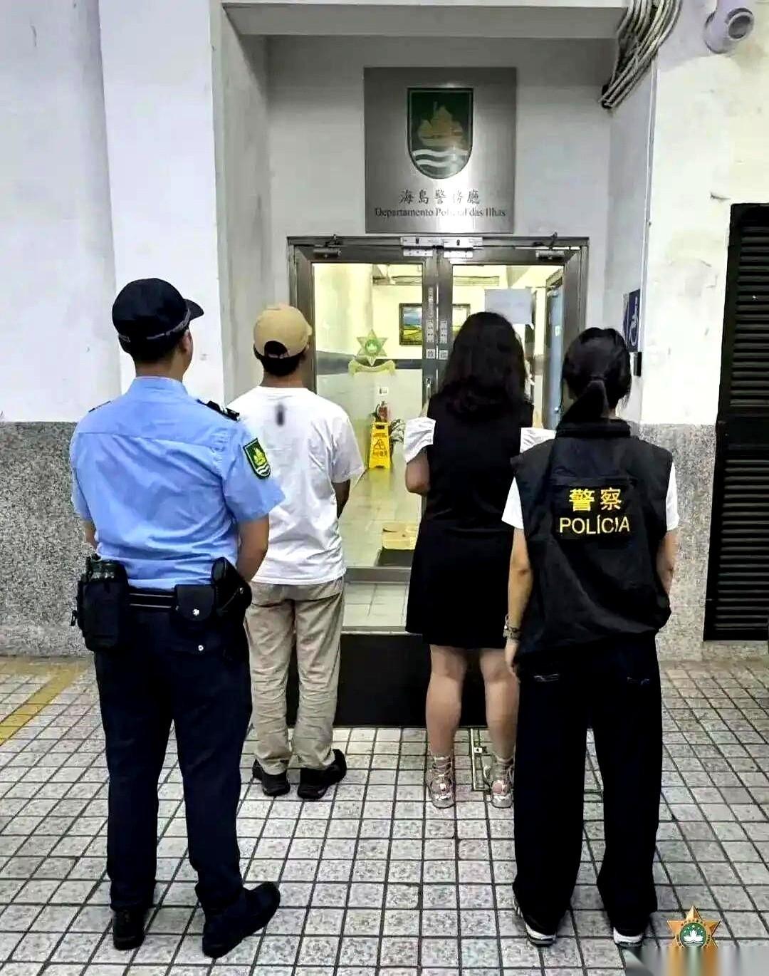 内地女孩去香港旅游，为了出片，专门从内地带了个摄影师跟拍。结果照片没出几张，两人