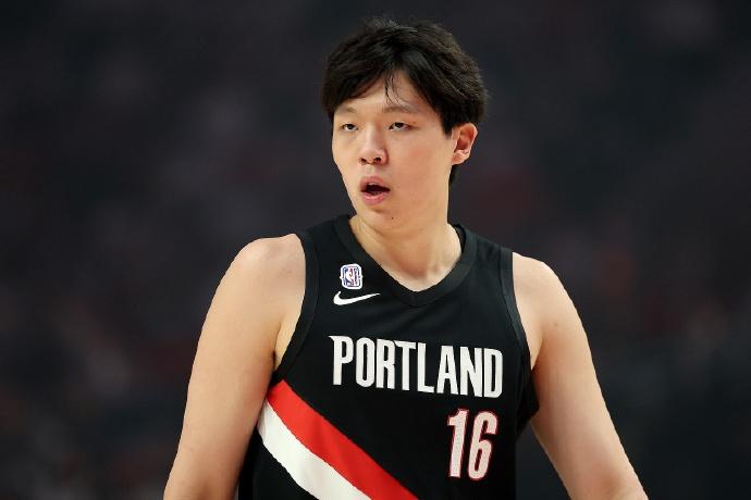 NBA：洛杉矶快船 114-107波特兰开拓者，杨翰森2分1板！
今日NBA常规