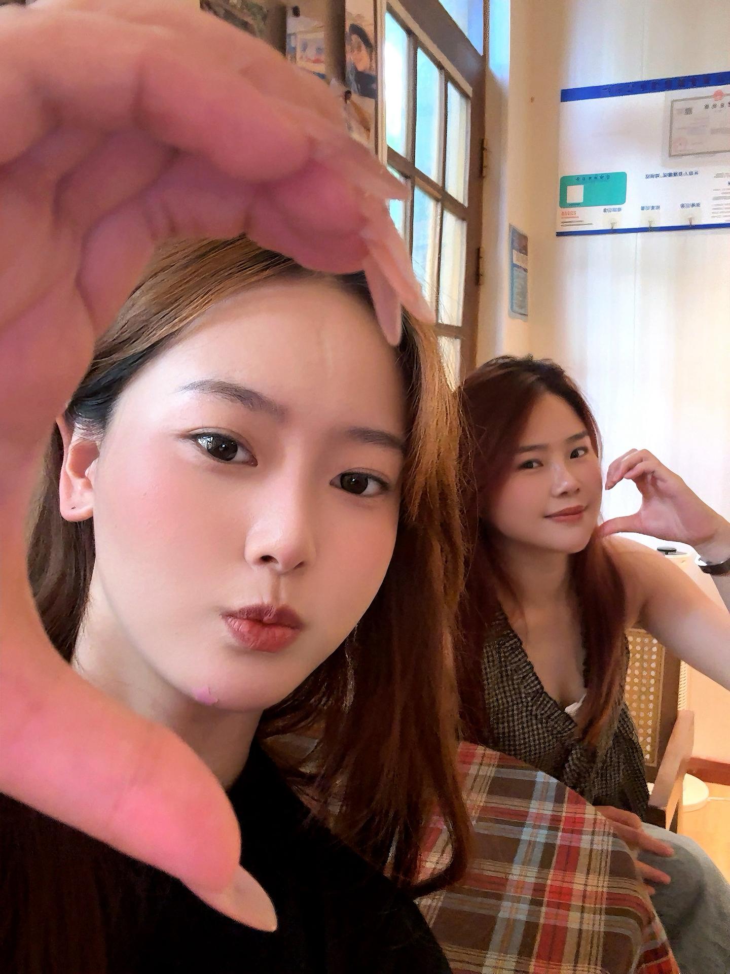 一不小心我们也成为了多年的挚友