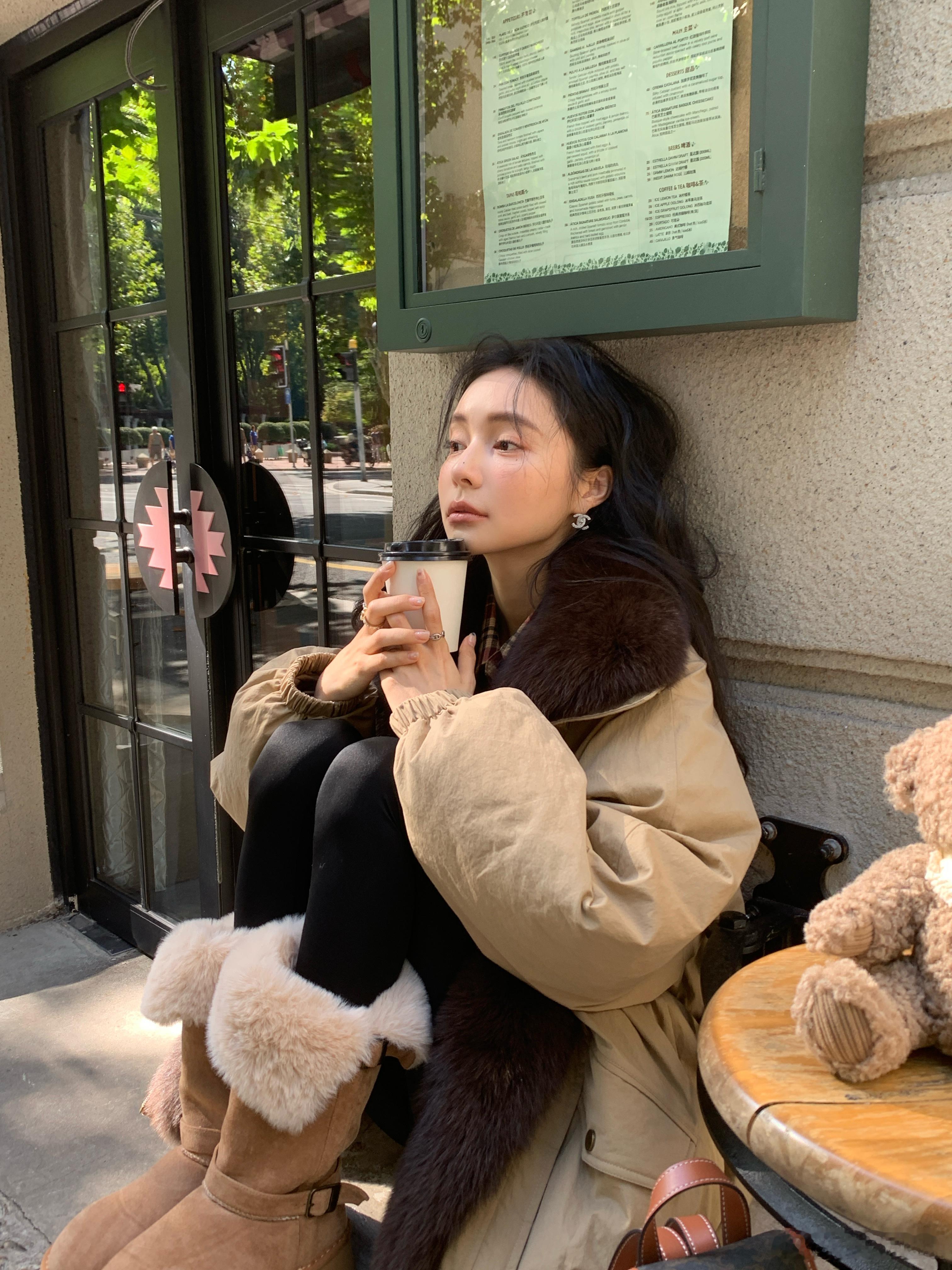 我做不了杀手，蹲下去膝盖会响，容易被发现 ​​​