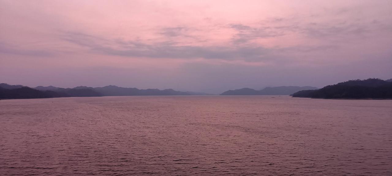 千岛湖的东方欲晓