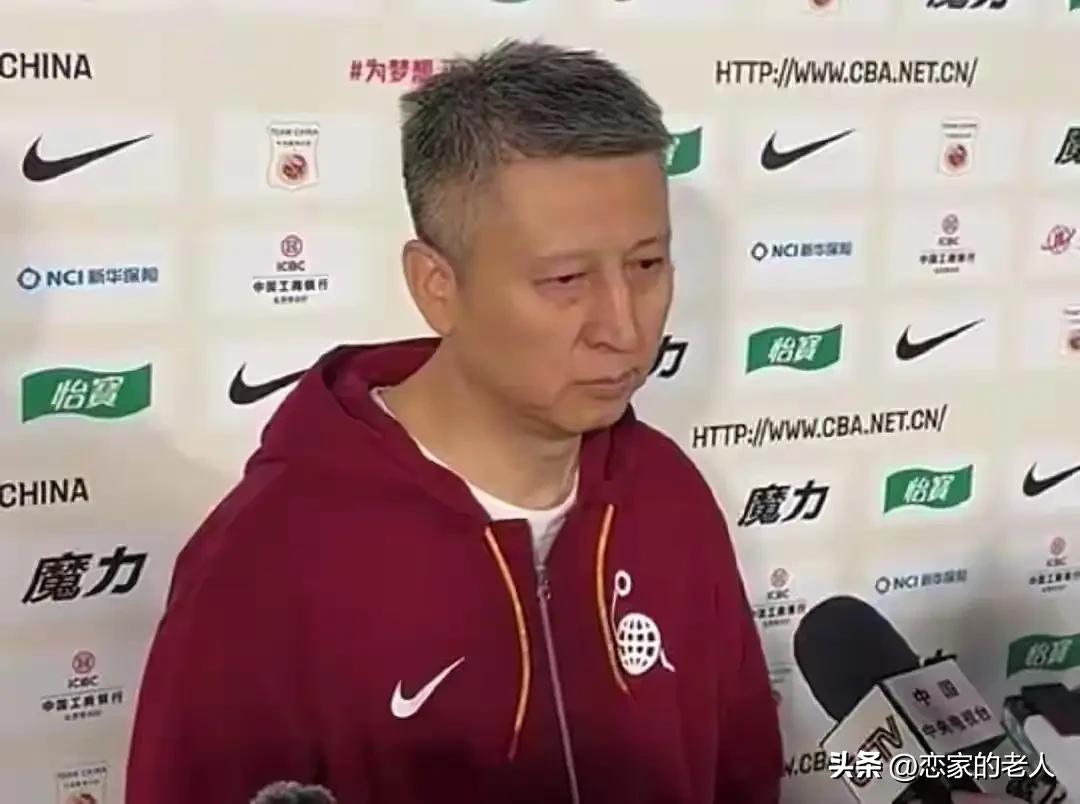 现在终于明白，当初辽宁为啥放弃郭士强
从两输韩国，和主场又以19分输日本，郭士强