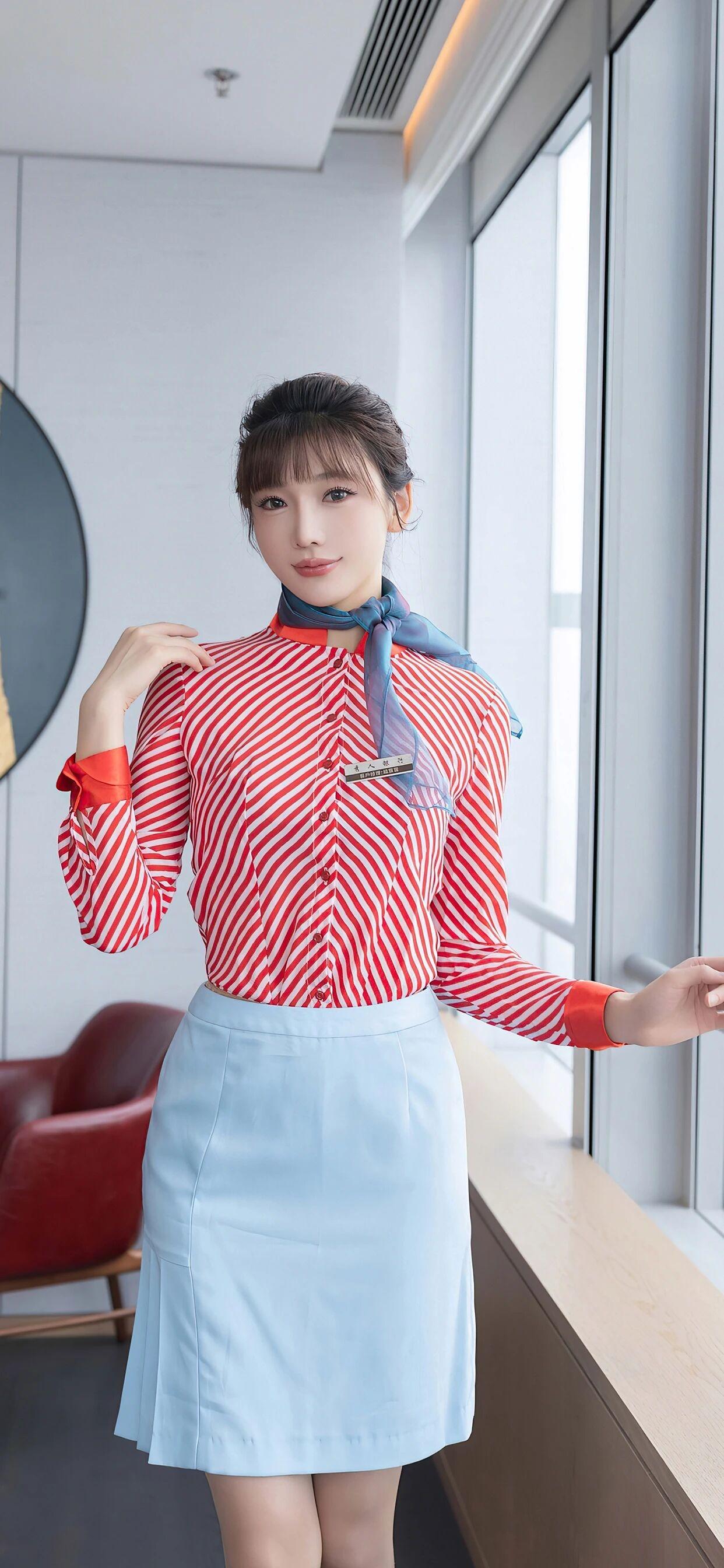 这么漂亮的空姐，第一眼是不是就要把你迷到了[星星眼]