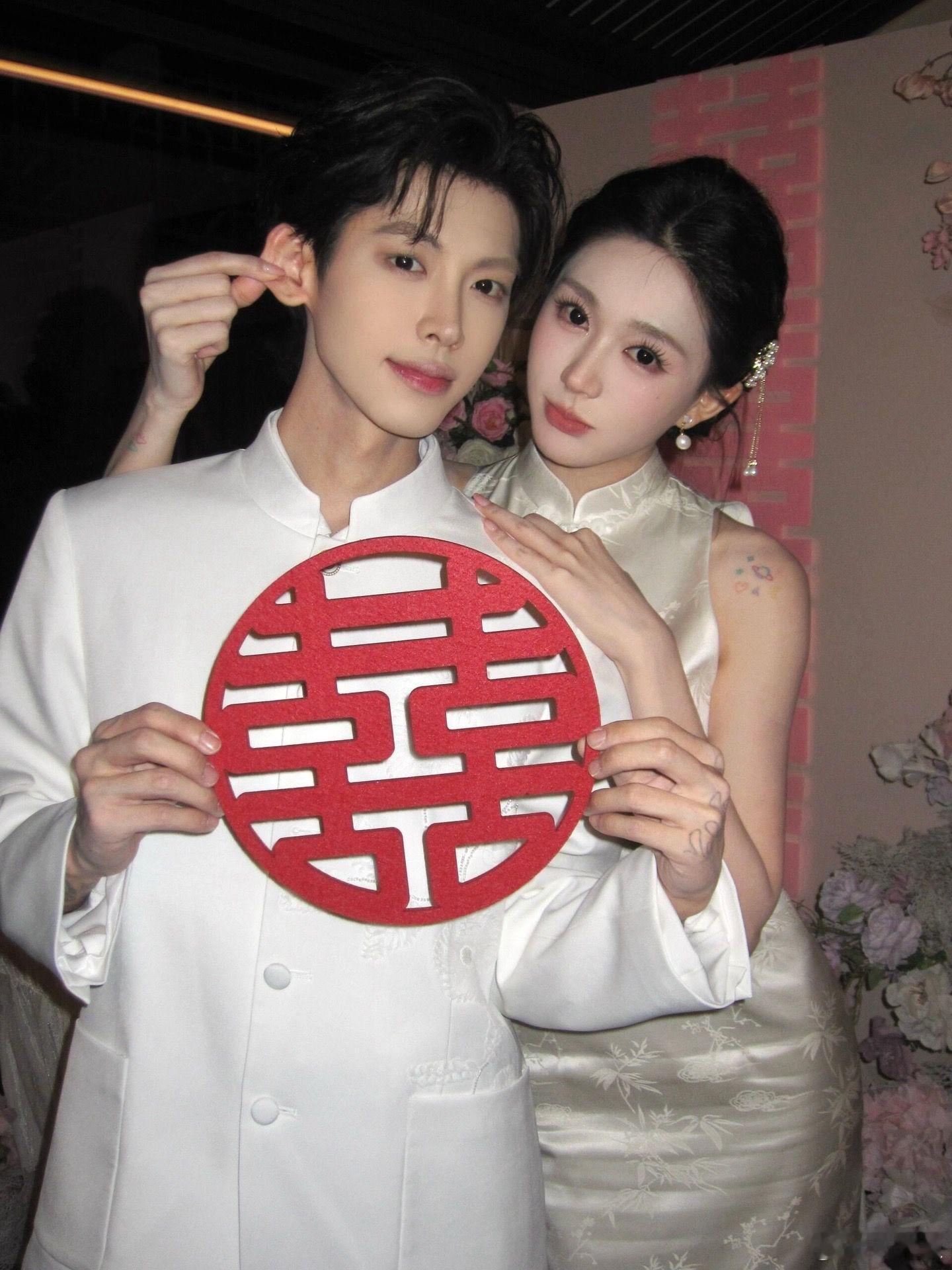 一雯白和alex分手了之前都已经订过婚了 
