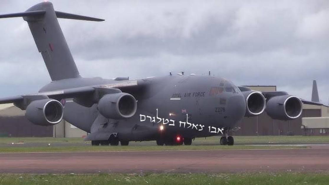 突发新闻：昨晚，约 12 架美国空军 C-17A 环球霸王 III 重型运输机降