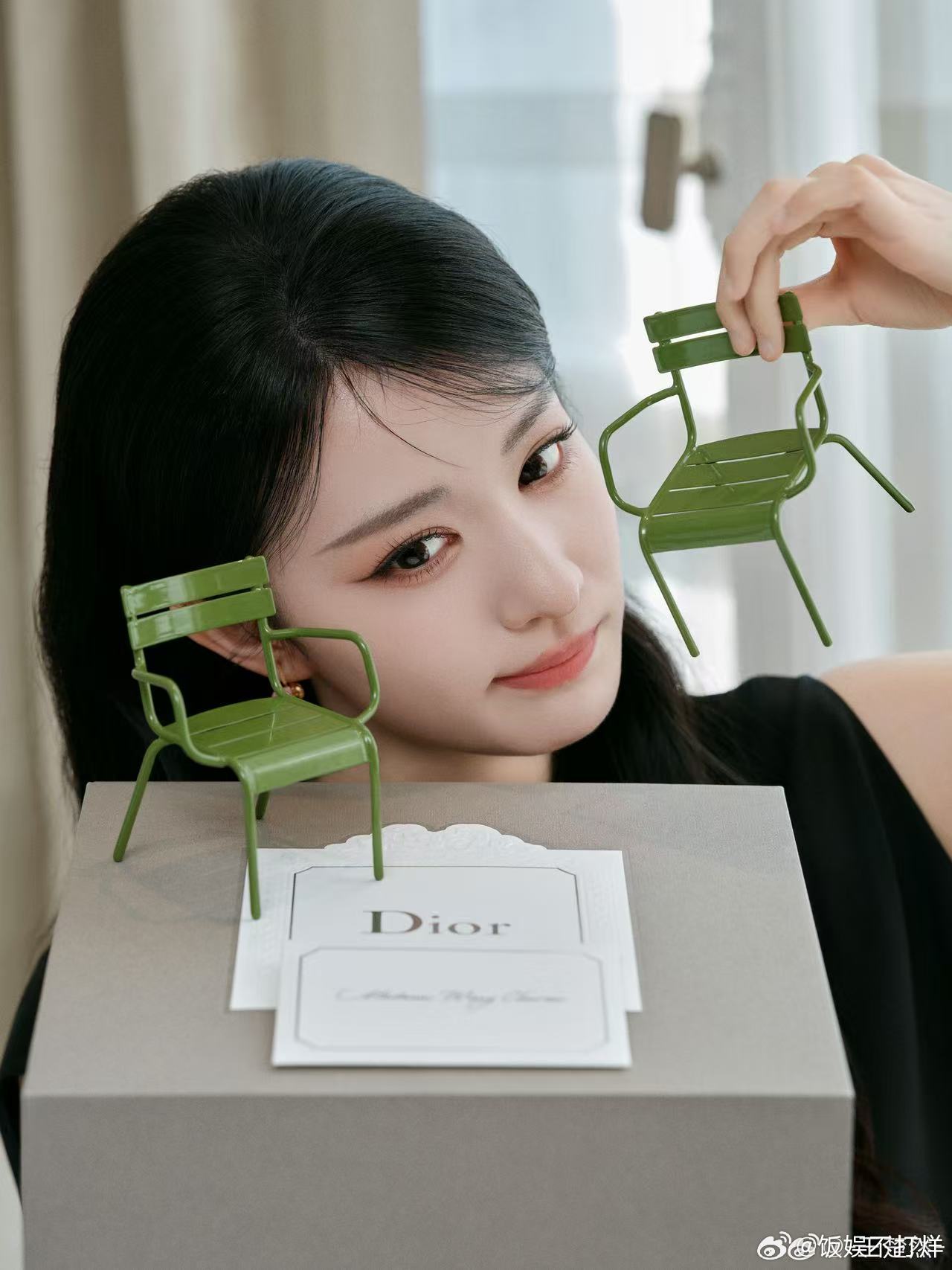 王楚然是仿妆博主的开学考试吧 王楚然的长相太适合仿妆了，线条柔和又有记忆点，难怪