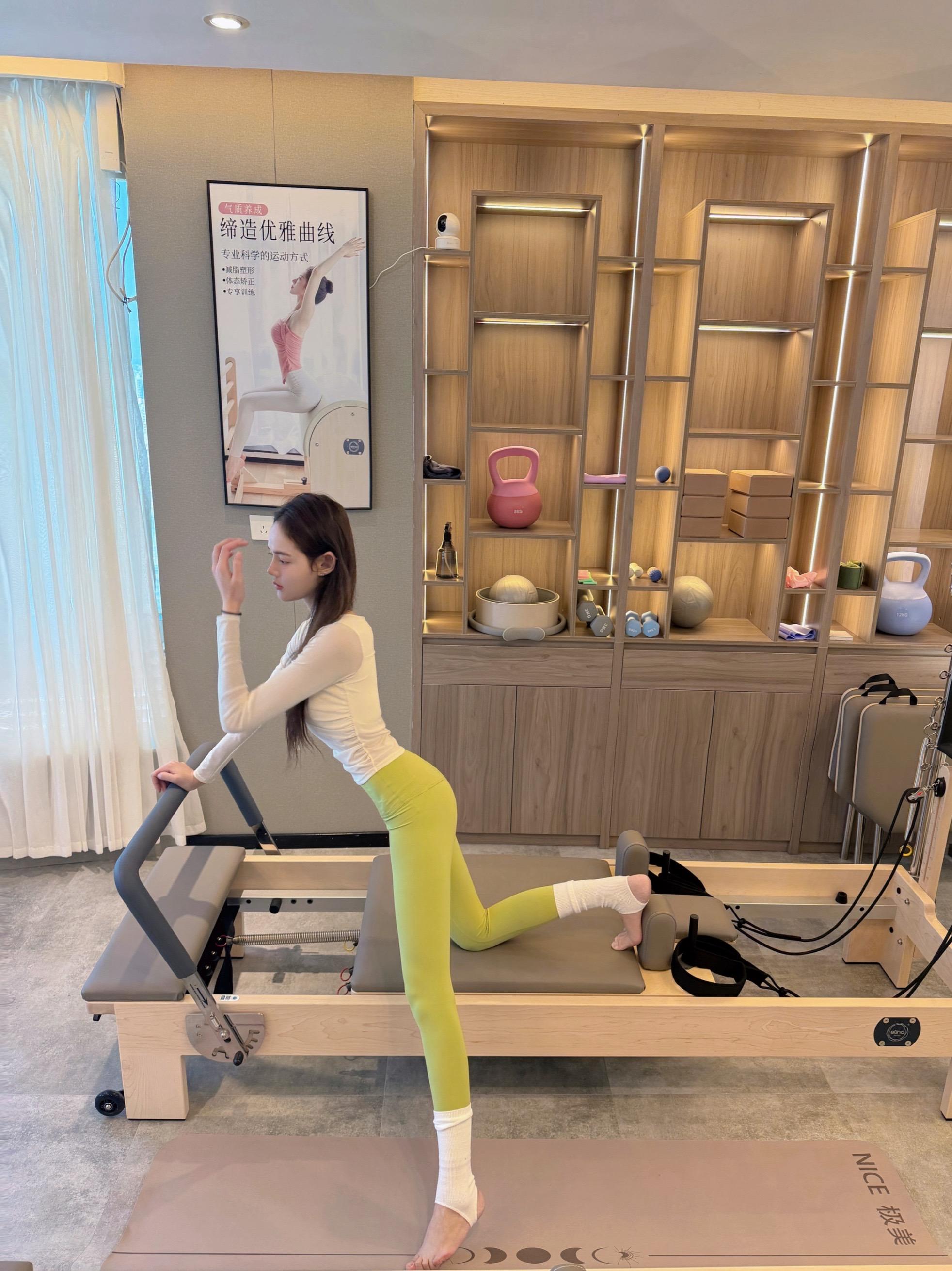 满脑子都是业绩 抢劫又不敢 缅甸也不敢去 家庭也不富裕 又不能靠脸吃饭...