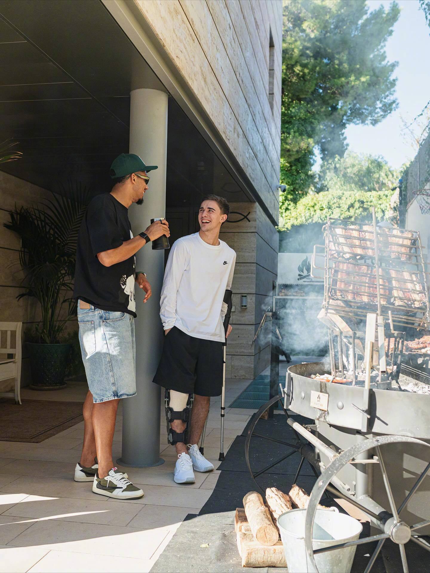 🫶🏻橙汁梨汁苹果汁，大家都是好铁汁！🍖阿劳霍的家庭烤肉大餐，是Family