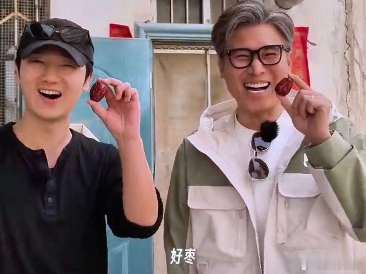 十个勤天下枣了 真的要被十个勤天笑不活了，跟李乃文聊天都能把好早说成好枣，转头又