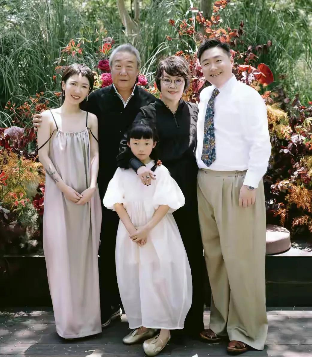 结婚，我就服郝邵文！

郝邵文结婚了，伴郎是他的小伙伴释小龙！我今天要说的不是释
