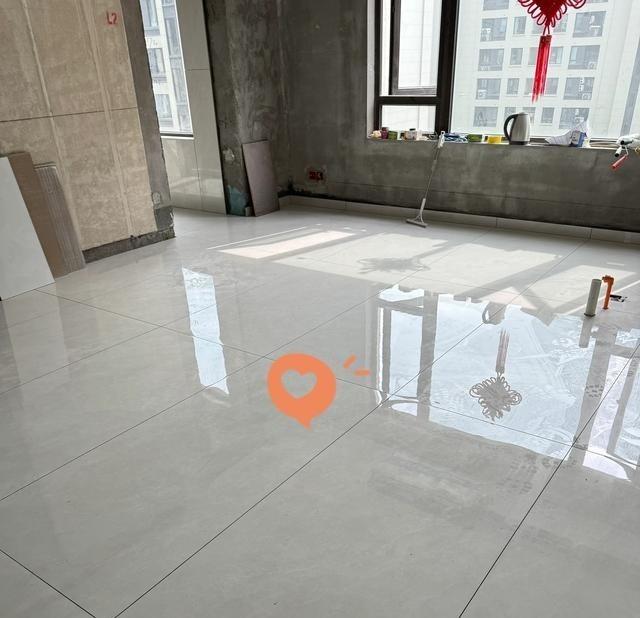 138平贴砖工费8000真不算被坑，算下来一平米才58块，在杭州这价格太正常了。