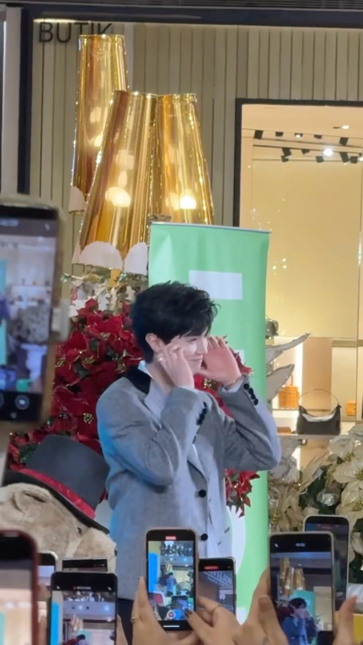 啊啊啊啊啊啊啊啊啊啊！！这个陈哲远真的老实人豁出去了….所有人点开这三连拍看这是