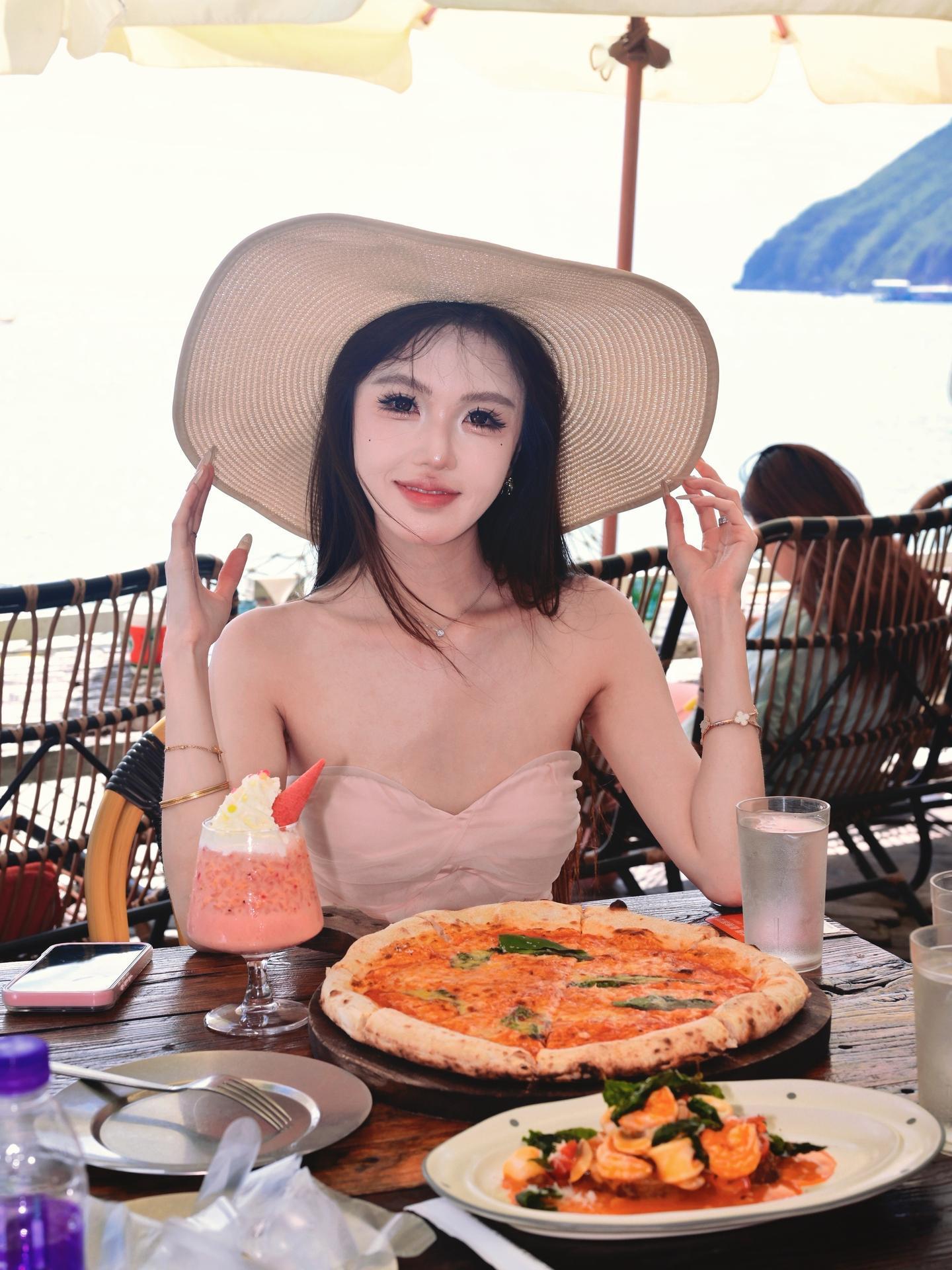 我在骄纵胡闹你不也得认吗，你爱我这颗心天生就不是用来碎的吗