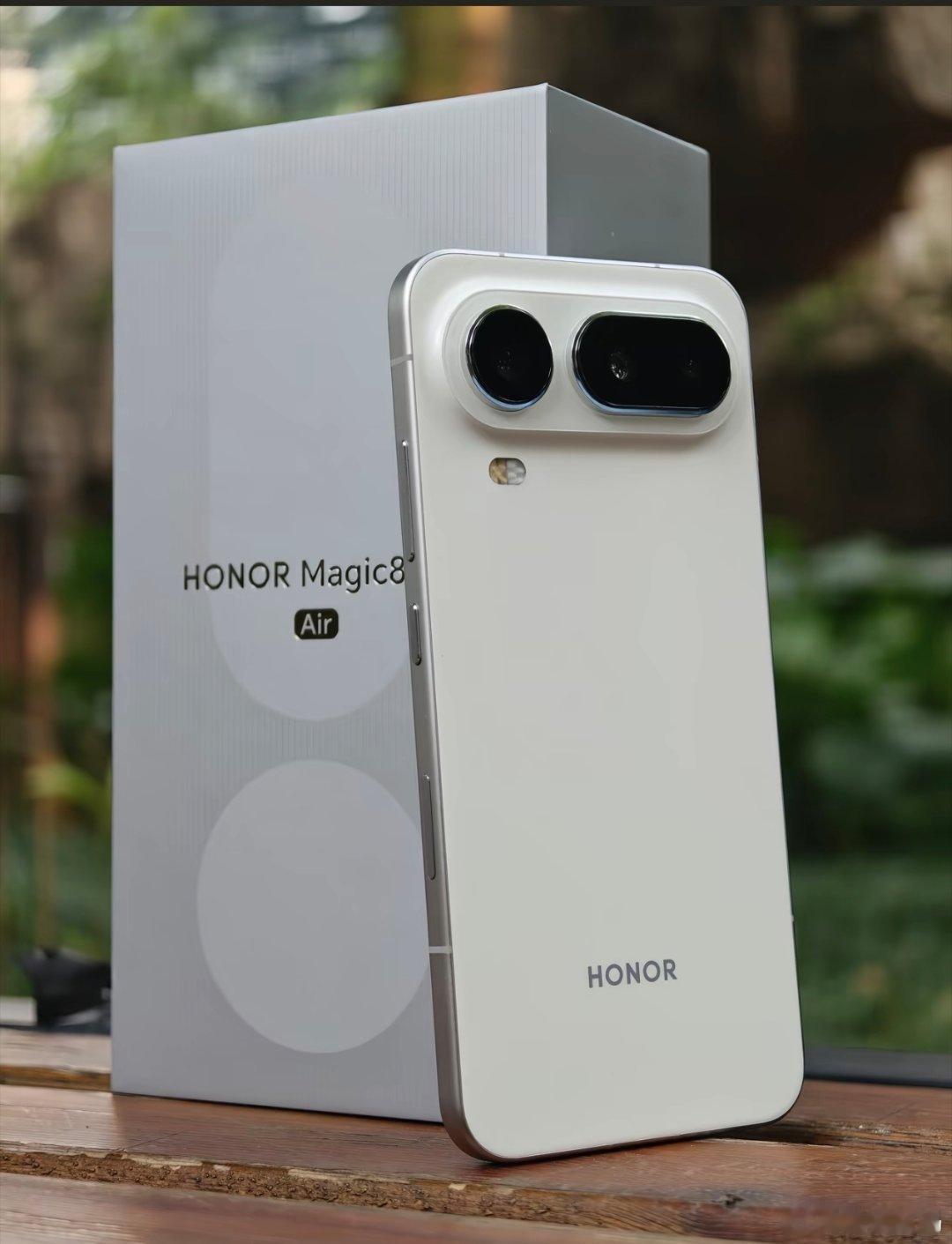 真没必要一直盯着iPhoneAir，最近发现荣耀Magic8 Pro Air这手