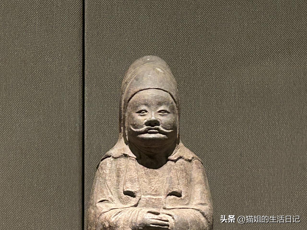 在平台写头条，发视频，违规是大忌！
前几天一篇微头条违规被下架，这几天流量真是低