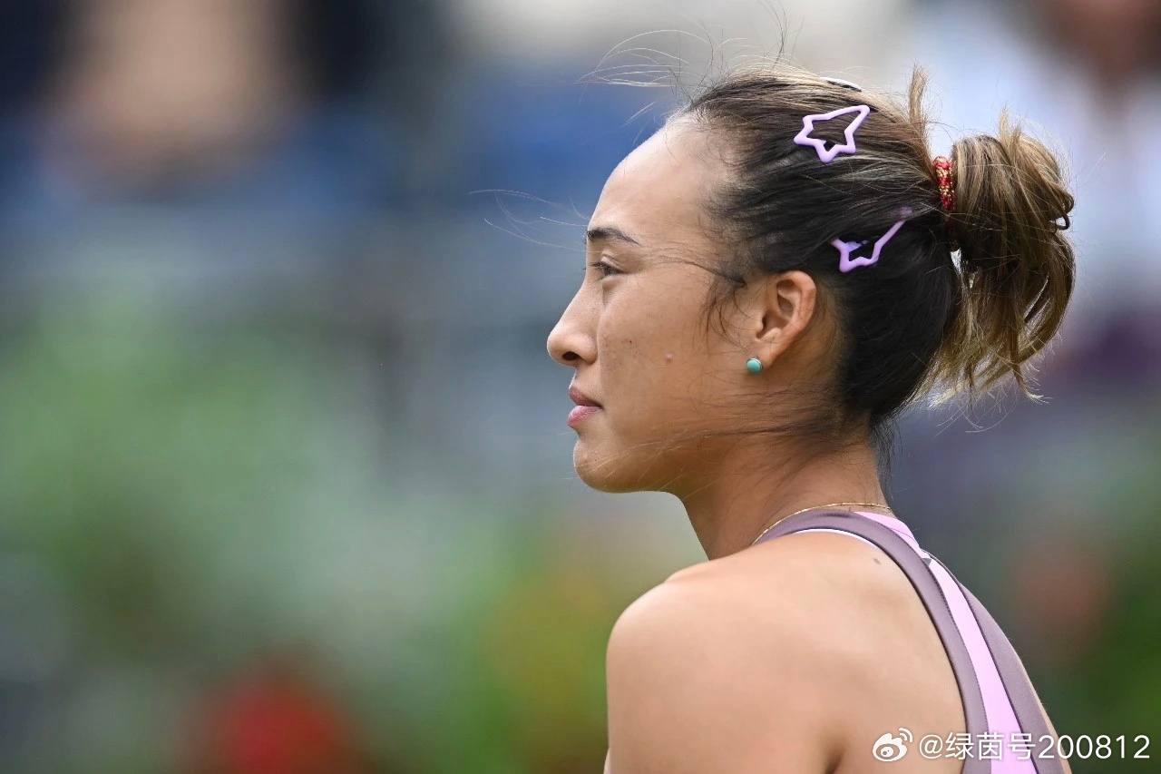 中国🇨🇳选手郑钦文凭借排名直接入围温网🎾女子单打项目正赛，并且四年里第三次