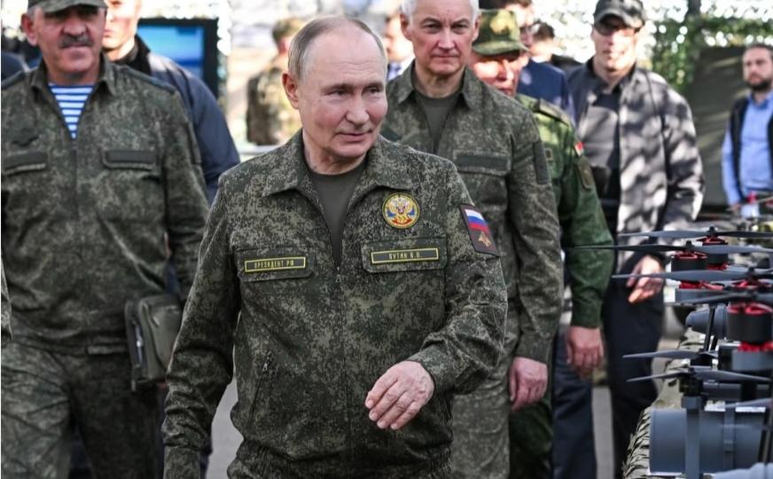 特朗普这是铁了心要和普京站在一条战线上谁来也拉不住！特朗普在接见泽连斯基之前与普