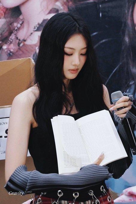 想让李嘉元讲睡前故事😣cr.G_050427 ​​​