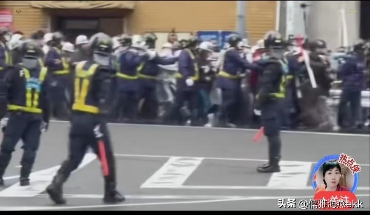 高市给小日子们找了个爹，咋又都不乐意了？

日本民众街头抗议高市与老特的亲密关系