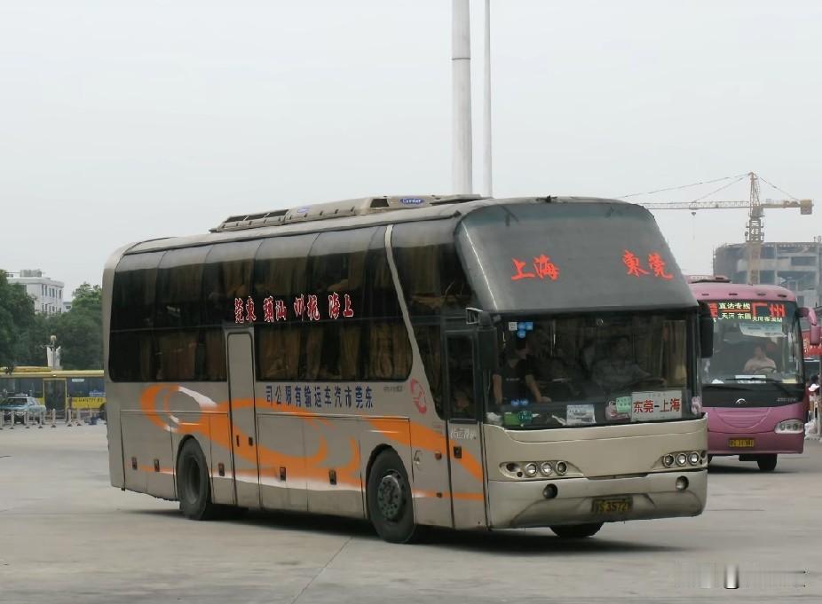 曾经的经典客车，北方尼奥普兰（二）
上海—东莞
东莞—上海
沈阳—深圳
广州—玉