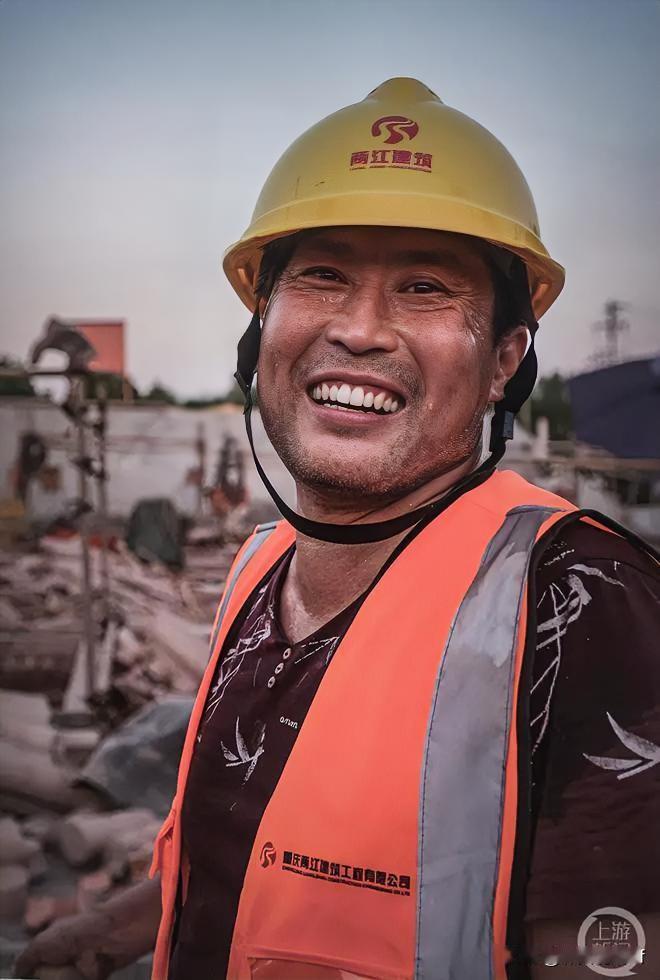 “农民工”这个称呼好不好，还挺难一言蔽之。以前，它就是从农村到城市打工的群体，能
